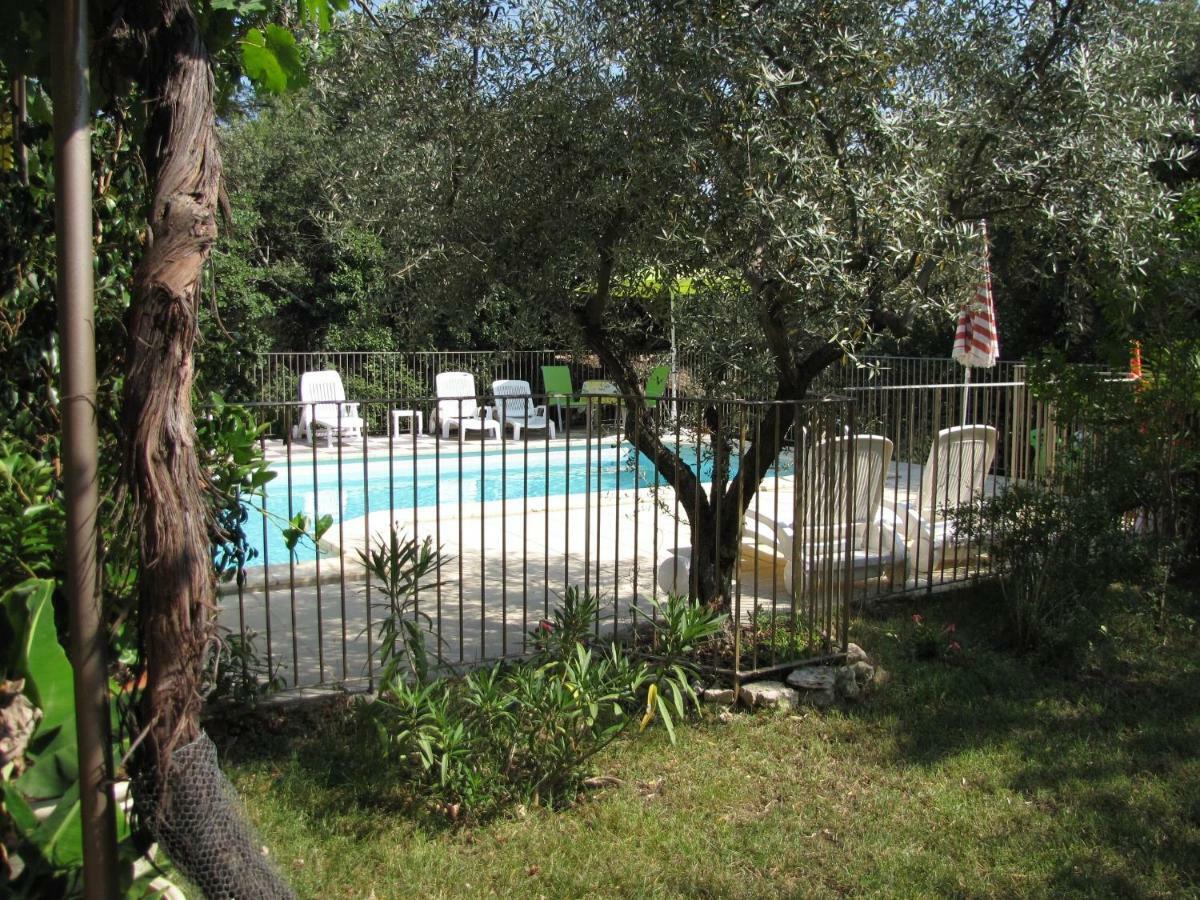 Domaine Du Bois Gite Bleuette Galargues Bagian luar foto